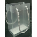 custom shopping handle forosted plastic gift bag/plastic packaging pp bag for garment/printed LOGO promotion bag